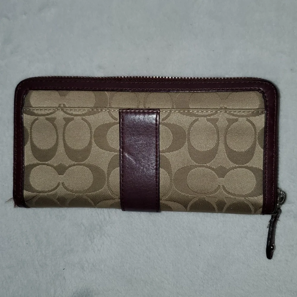 Coach Signature Campbell Buckle Accordion Zip Around Wallet